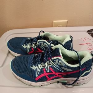 916-34) Asics women's athletic shoes